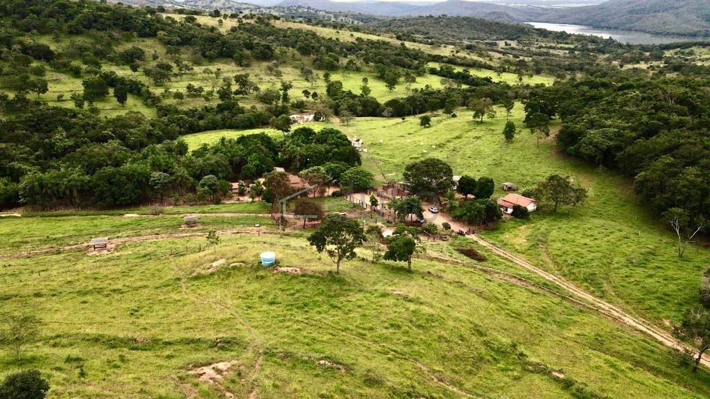 Fazenda para Venda, em Caldas Novas, bairro FAZENDA, 3 dormit�rios, 3 banheiros, 1 su�te, 3 vagas